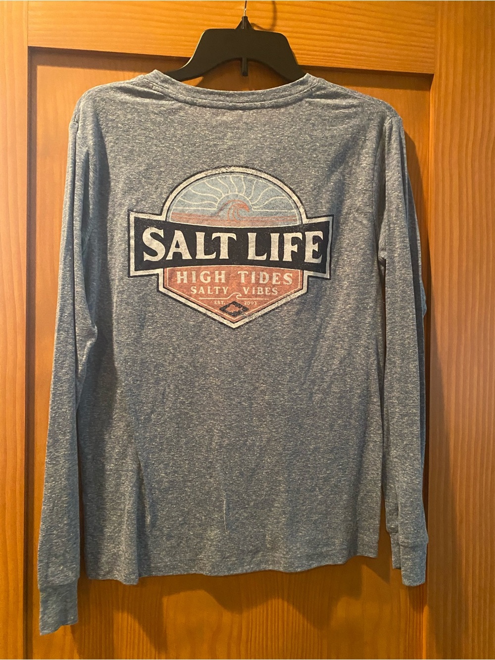 Salt Life Women’s Heather Gray High Tides Distressed T-Shirt Long Sleeve NWT Si